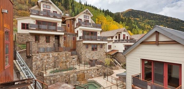 Auberge Residences at Element 52