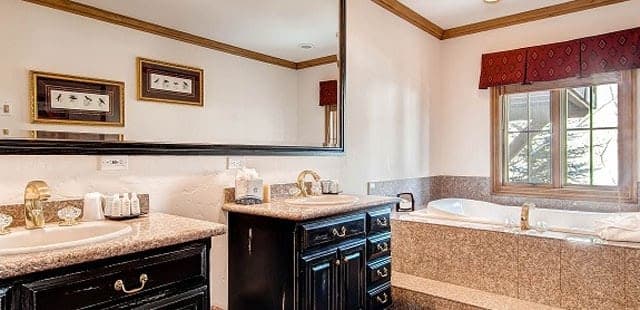 Royal Elk Villas