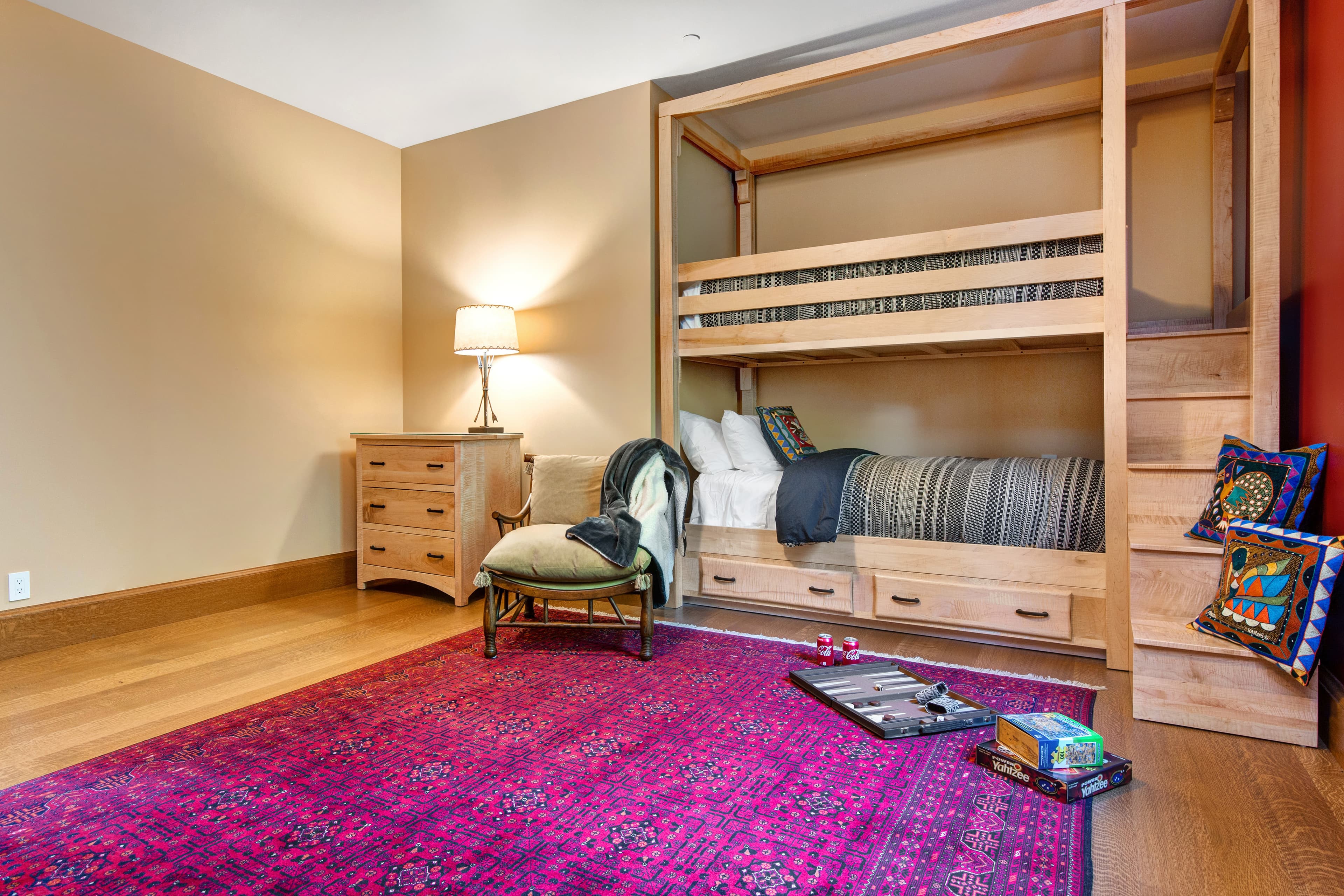 Room with 2 bunk beds, sleeps 4