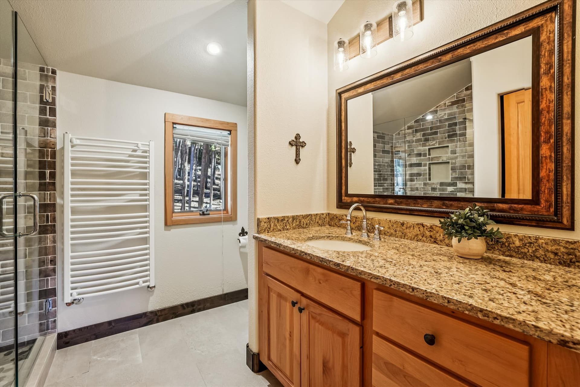 Bathroom - Mountain Serenity Retreat - Blue River Vacation Rental