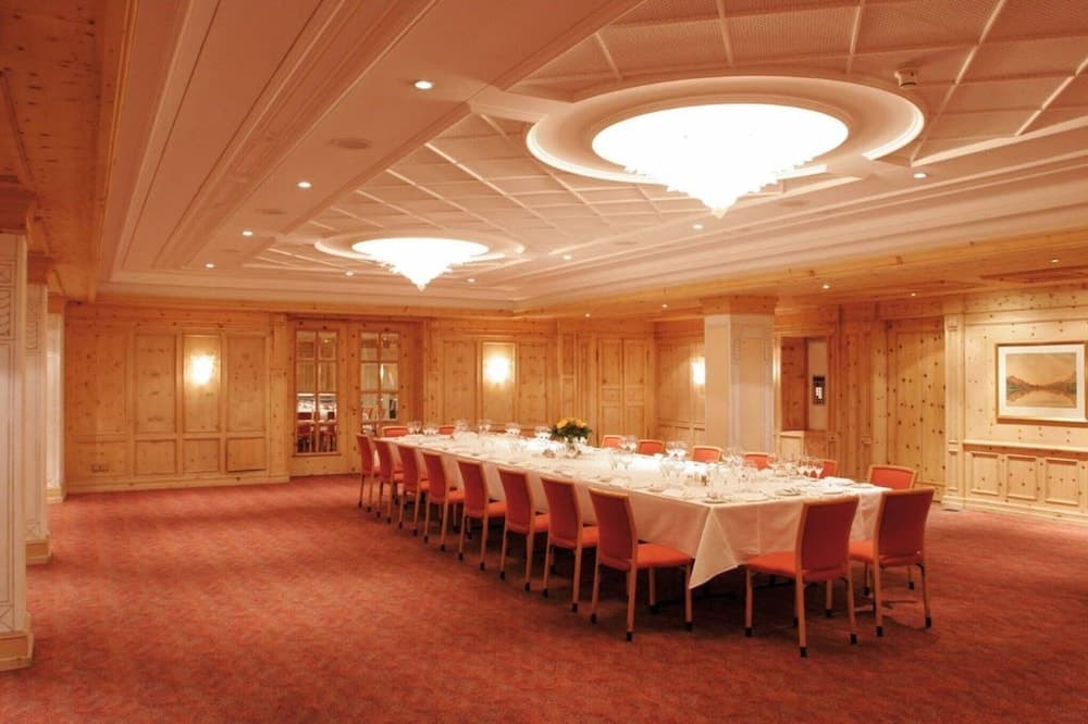 Banquet hall