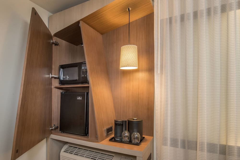 Mini-refrigerator