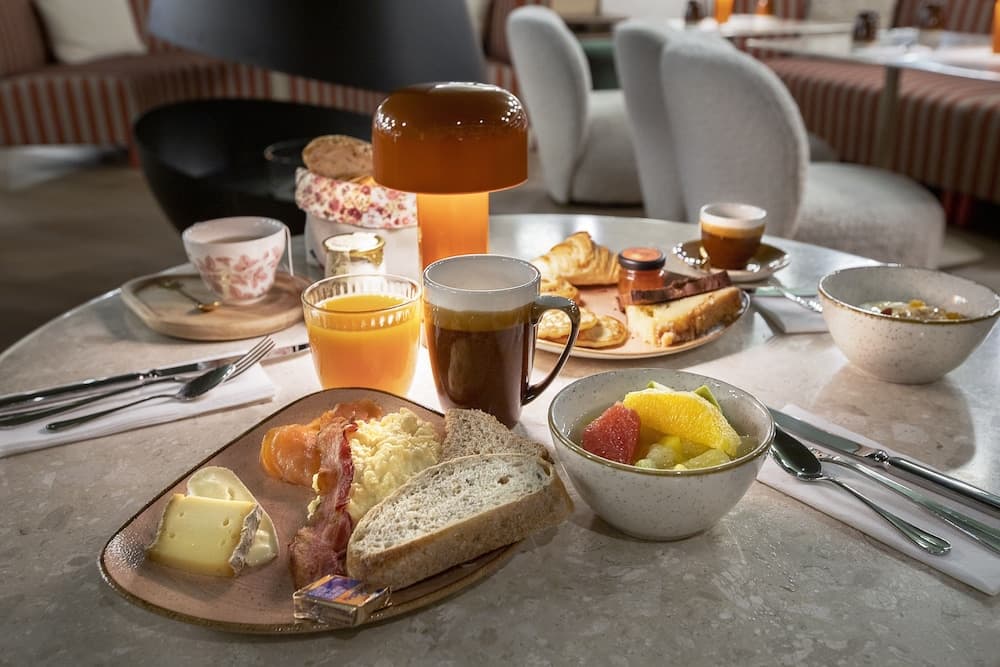 Breakfast buffet