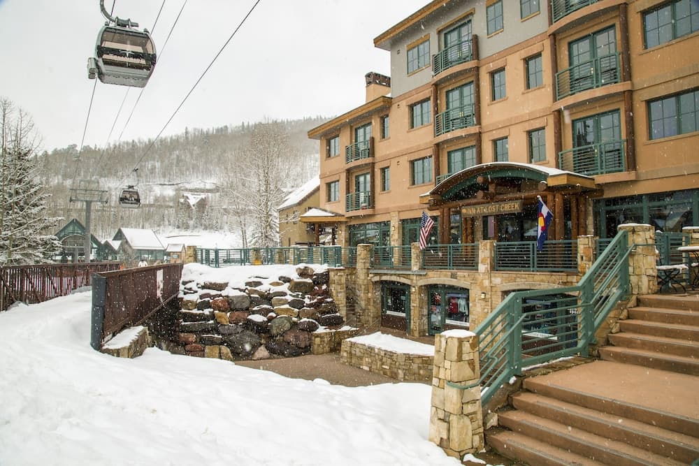 Snow and ski sports