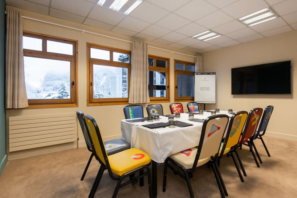 Meeting facility