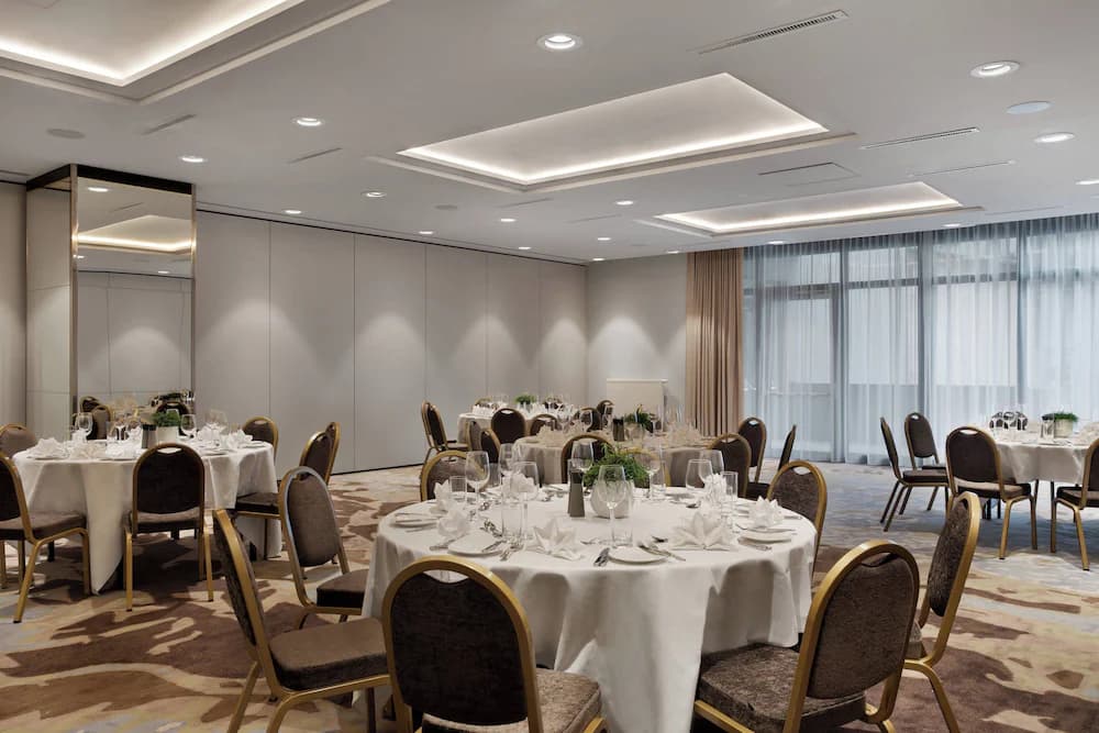 Meeting facility