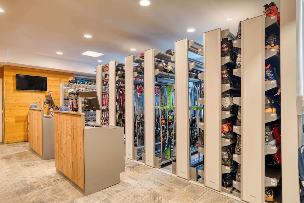 Snow and ski sports