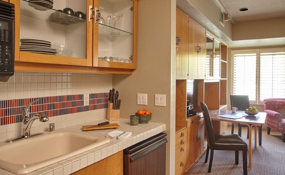 Private kitchenette