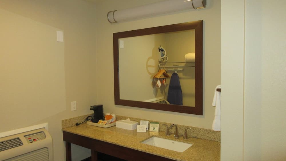 Bathroom sink