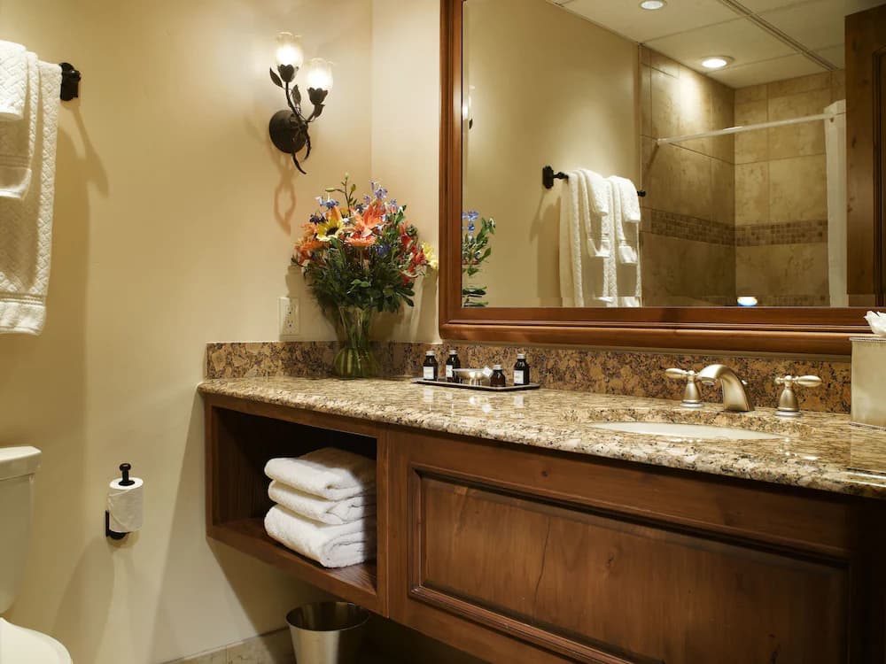 Bathroom sink