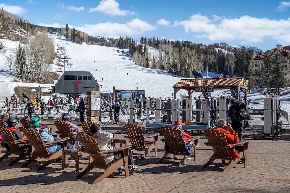 Snow and ski sports