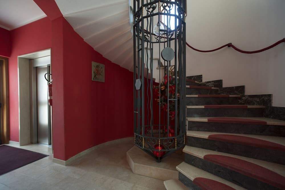 Elevator