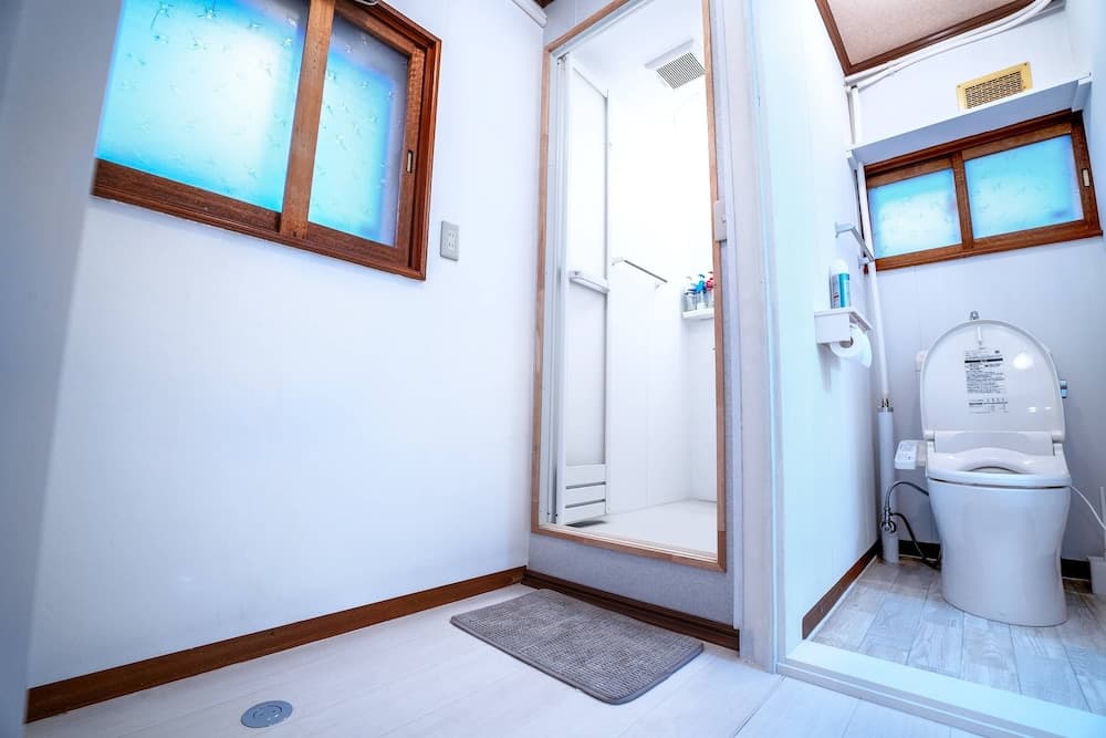 Bathroom shower