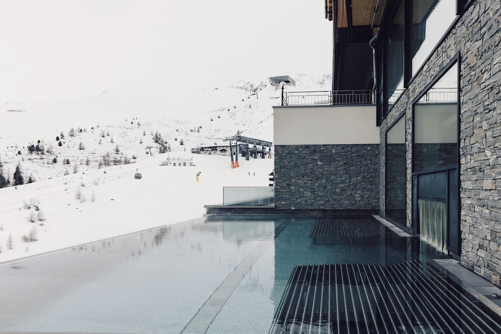 Infinity pool