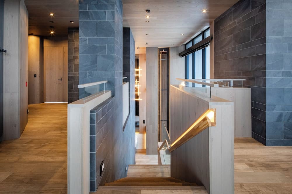 Handrails in stairways