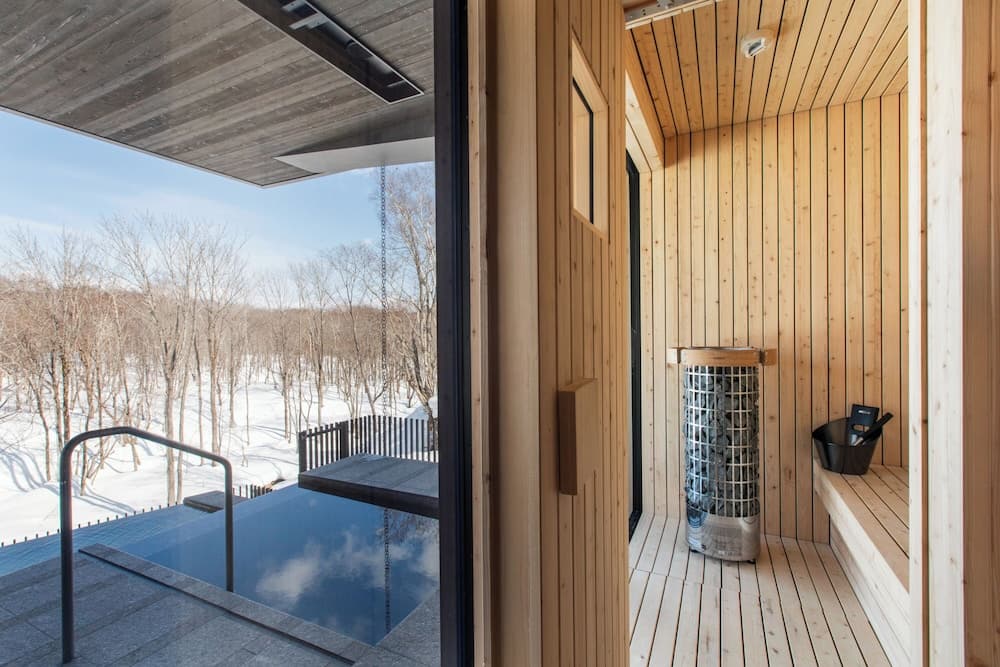 Private spa tub