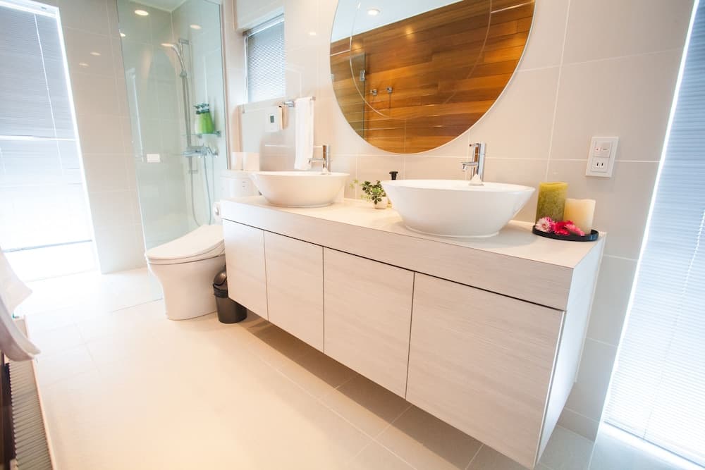 Bathroom sink