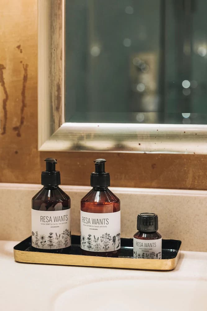 Bathroom amenities