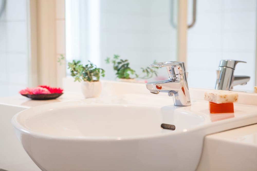 Bathroom sink