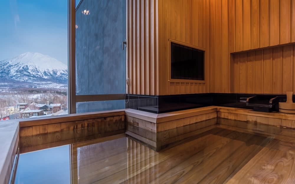 Private spa tub