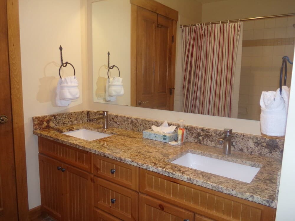 Bathroom sink