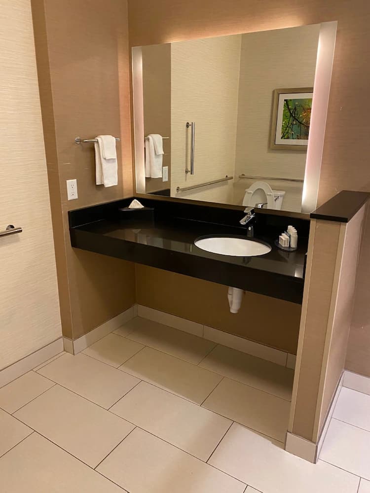 Bathroom sink