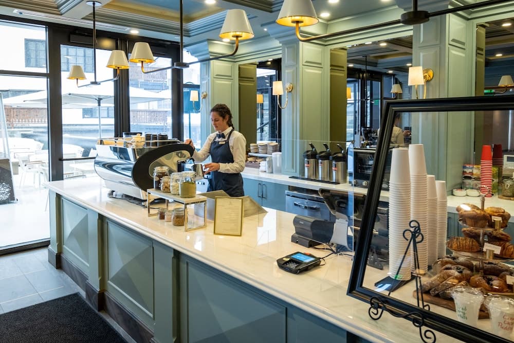 Breakfast area