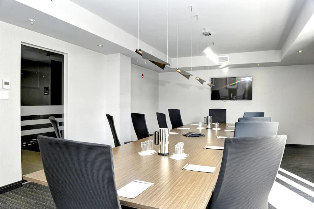 Meeting facility