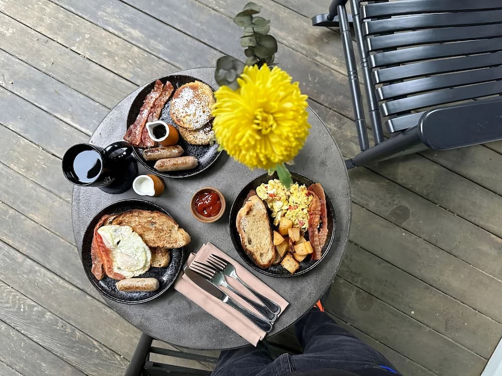 Breakfast meal