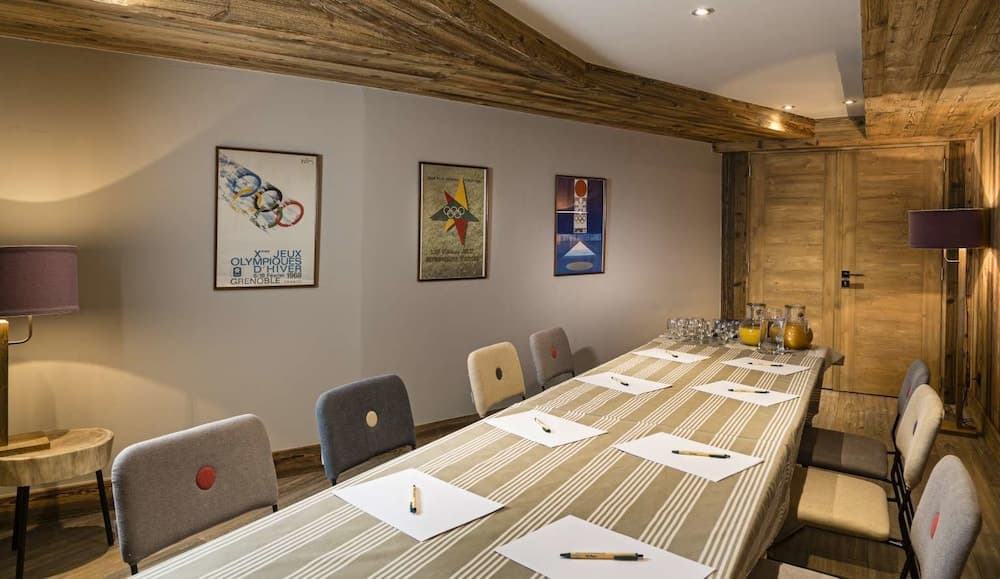 Meeting facility