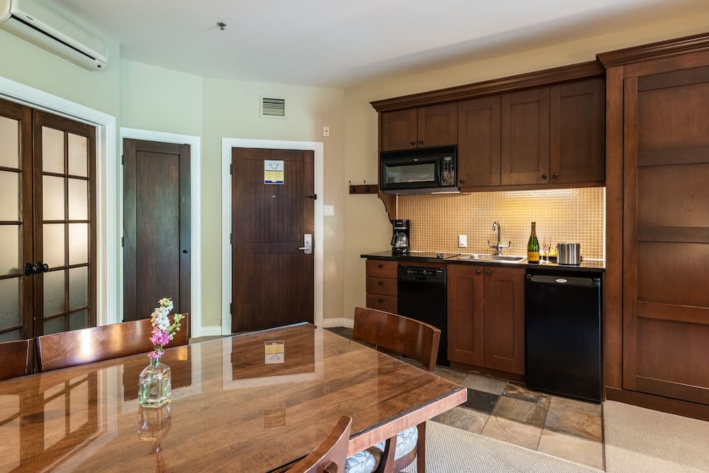 In-room dining