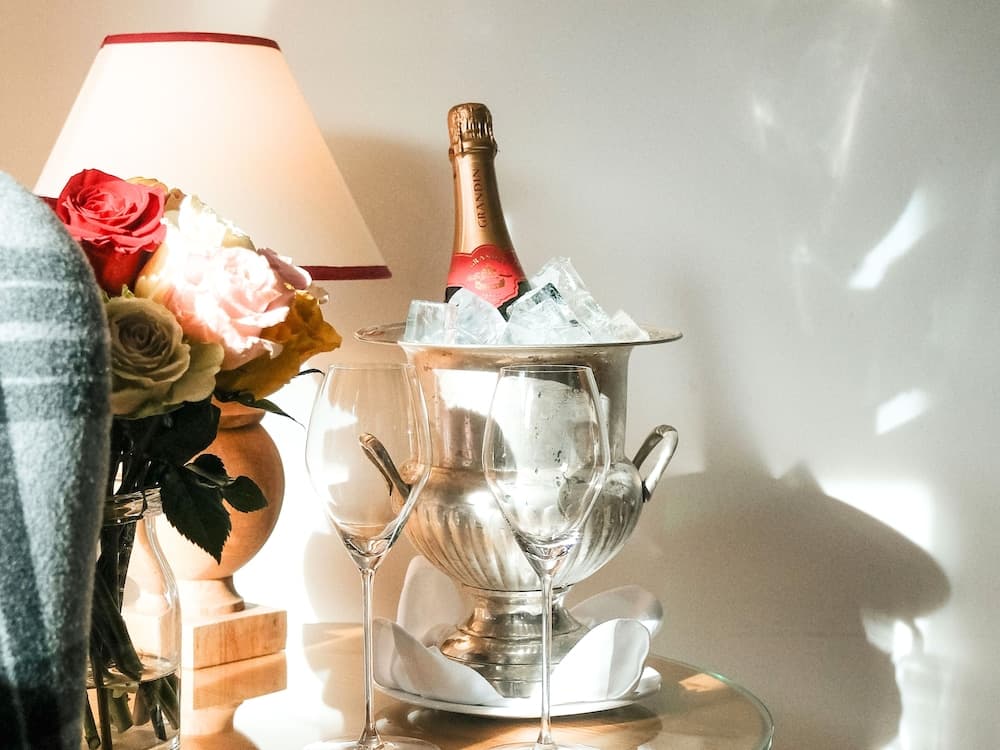 Champagne service