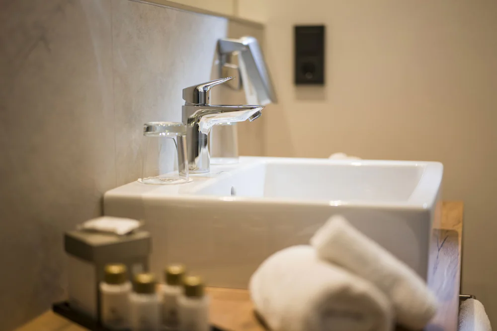 Bathroom sink