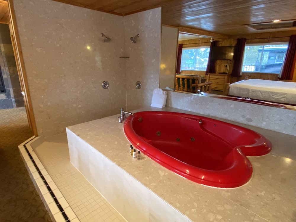 Private spa tub