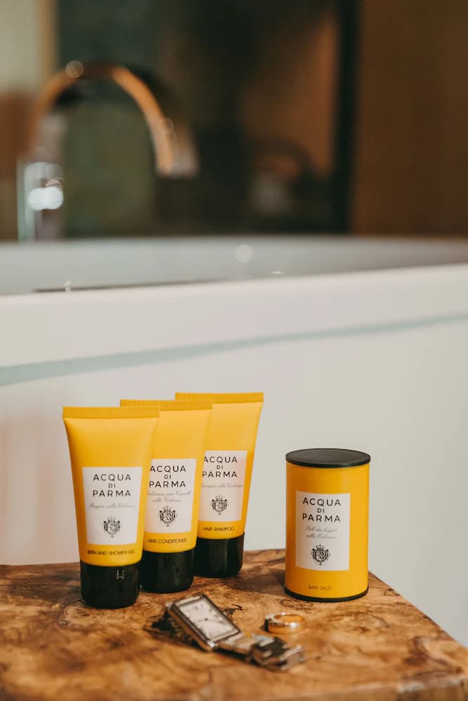 Bathroom amenities