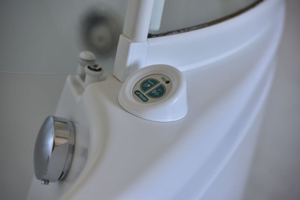 Private spa tub
