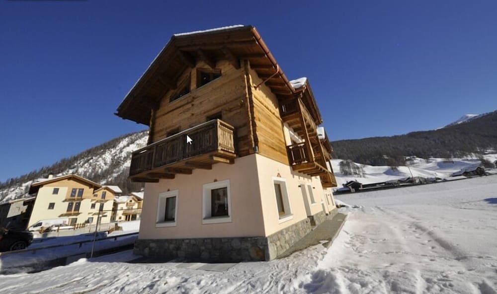 Primary image