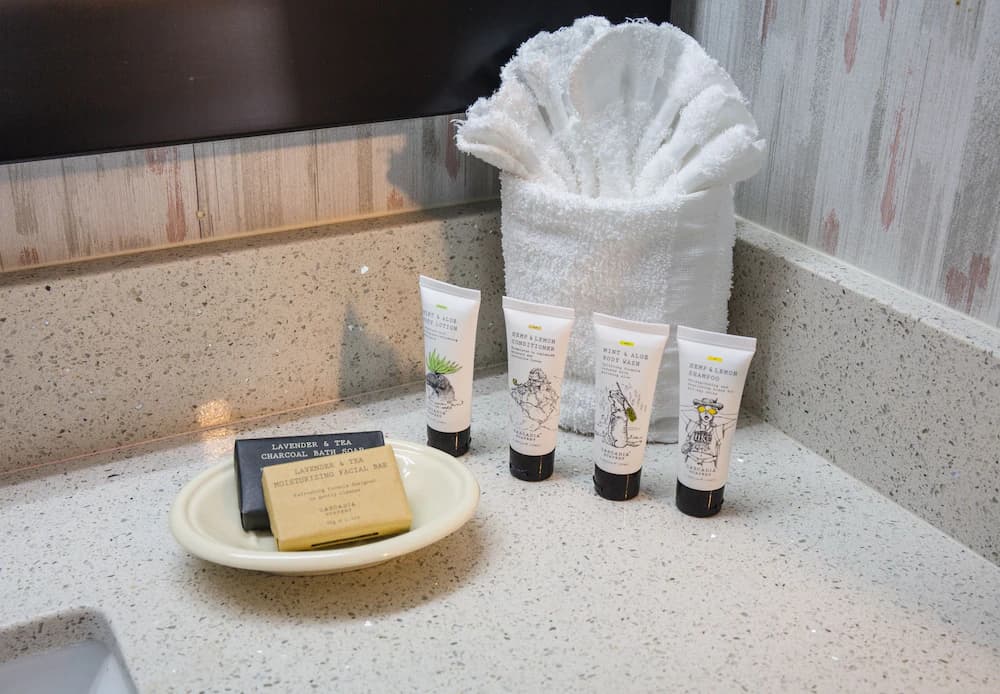 Bathroom amenities