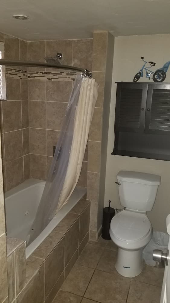 Jetted tub