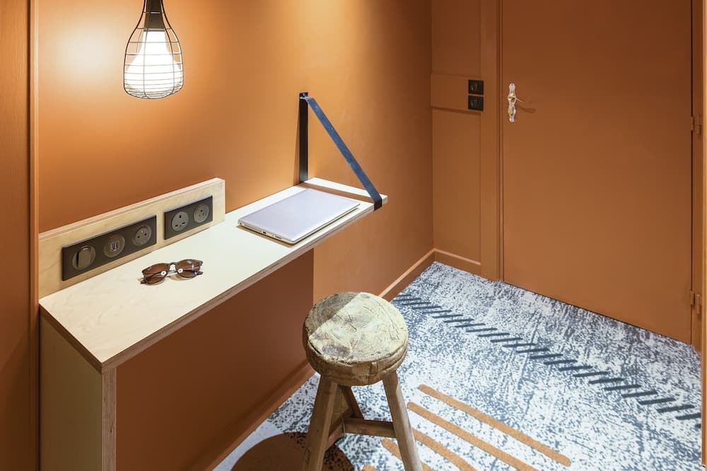 Room amenity