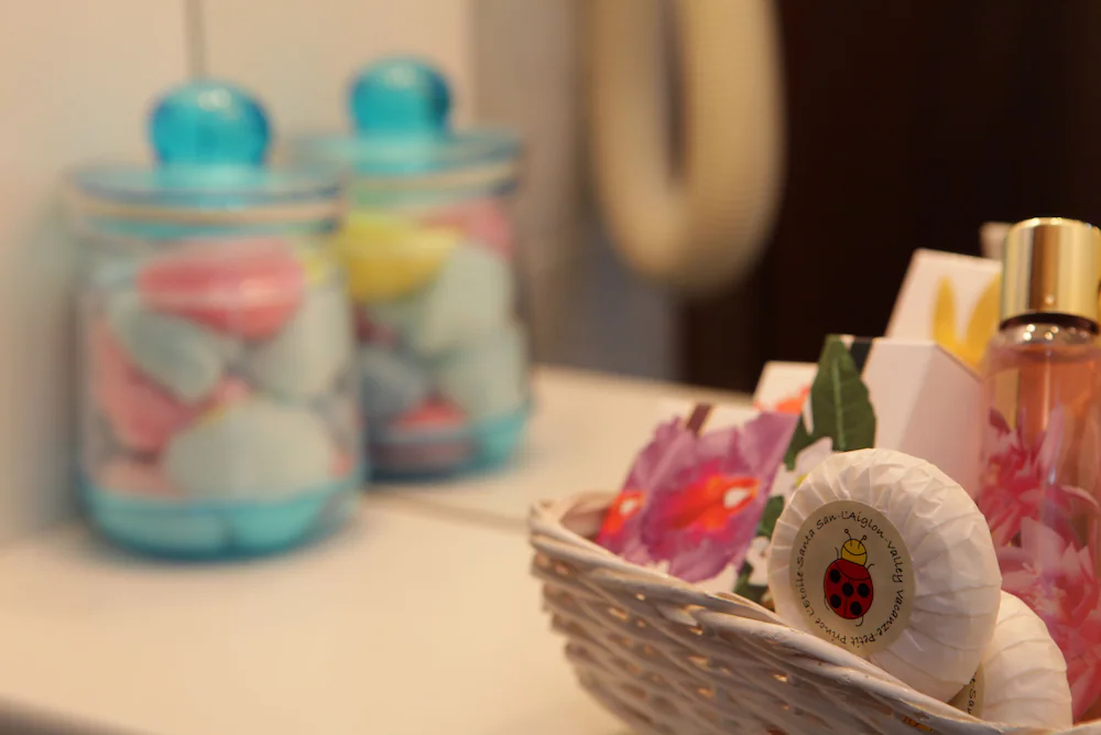Bathroom amenities