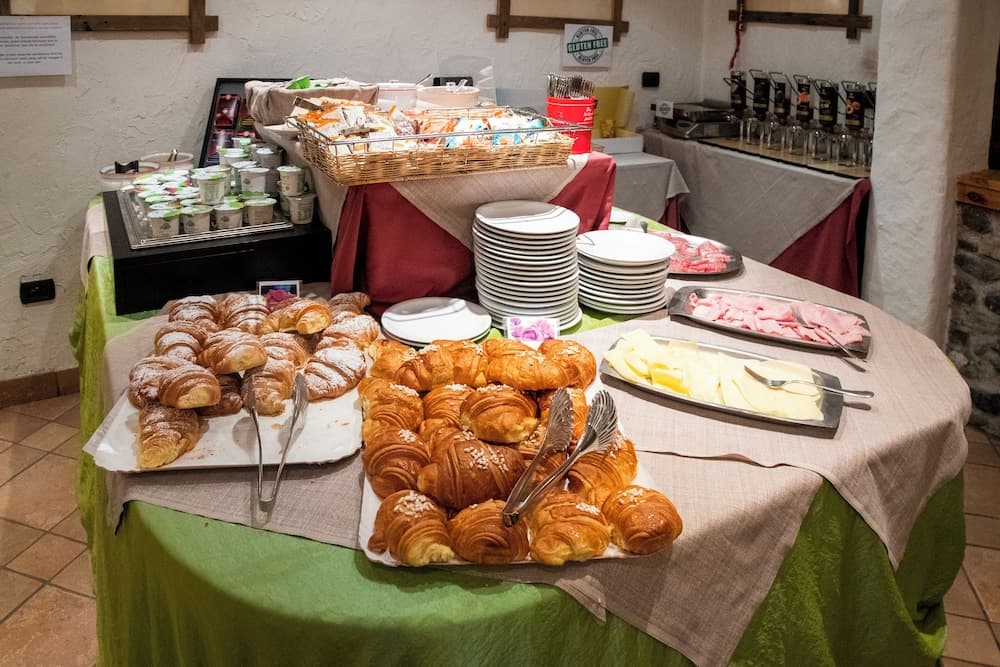 Breakfast buffet