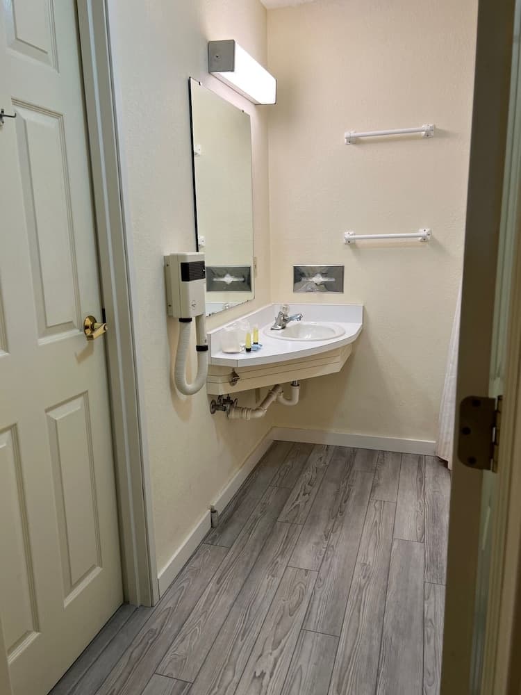 Bathroom amenities