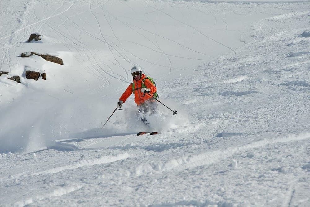 Snow and ski sports