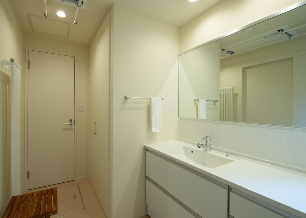 Bathroom amenities