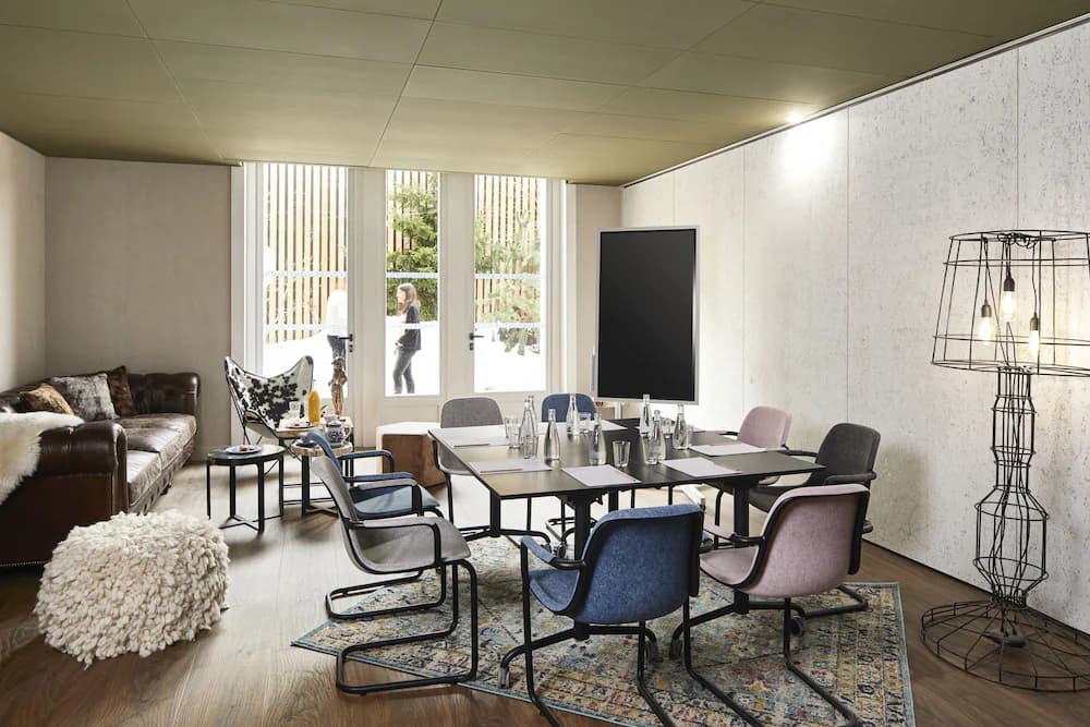 Meeting facility