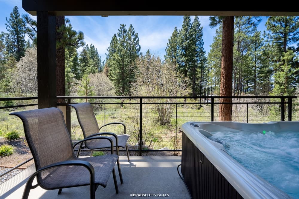 Private spa tub