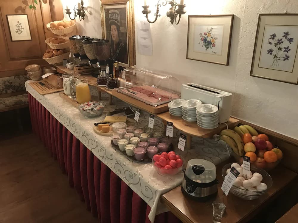 Breakfast buffet