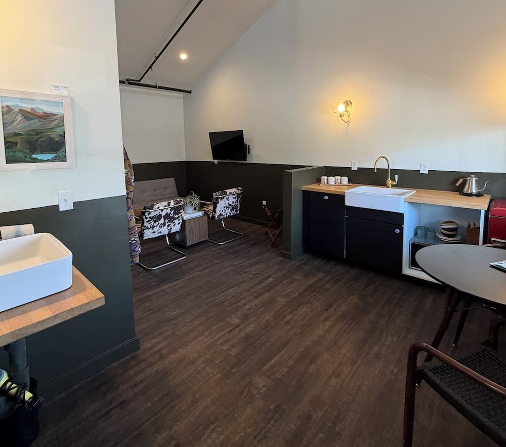 Private kitchenette