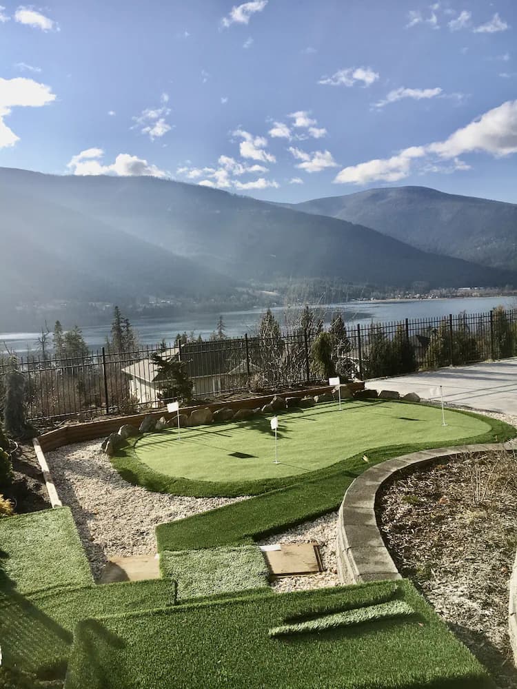 Mini-golf